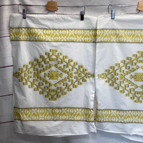 Set of 2 pillow cases pillow shams WEST ELM ORGANIC MANDALA IKAT CITRON YELLOW - Picture 6 of 9